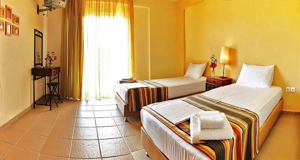 Dafnes Rooms Φούρκα