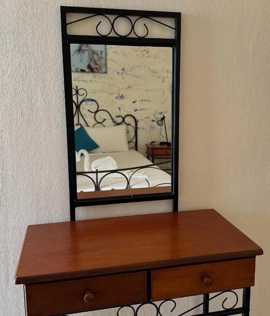 Dafnes Rooms Φούρκα 3*,