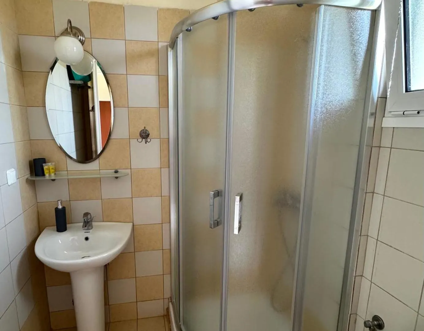 Dafnes Rooms Φούρκα 3*,