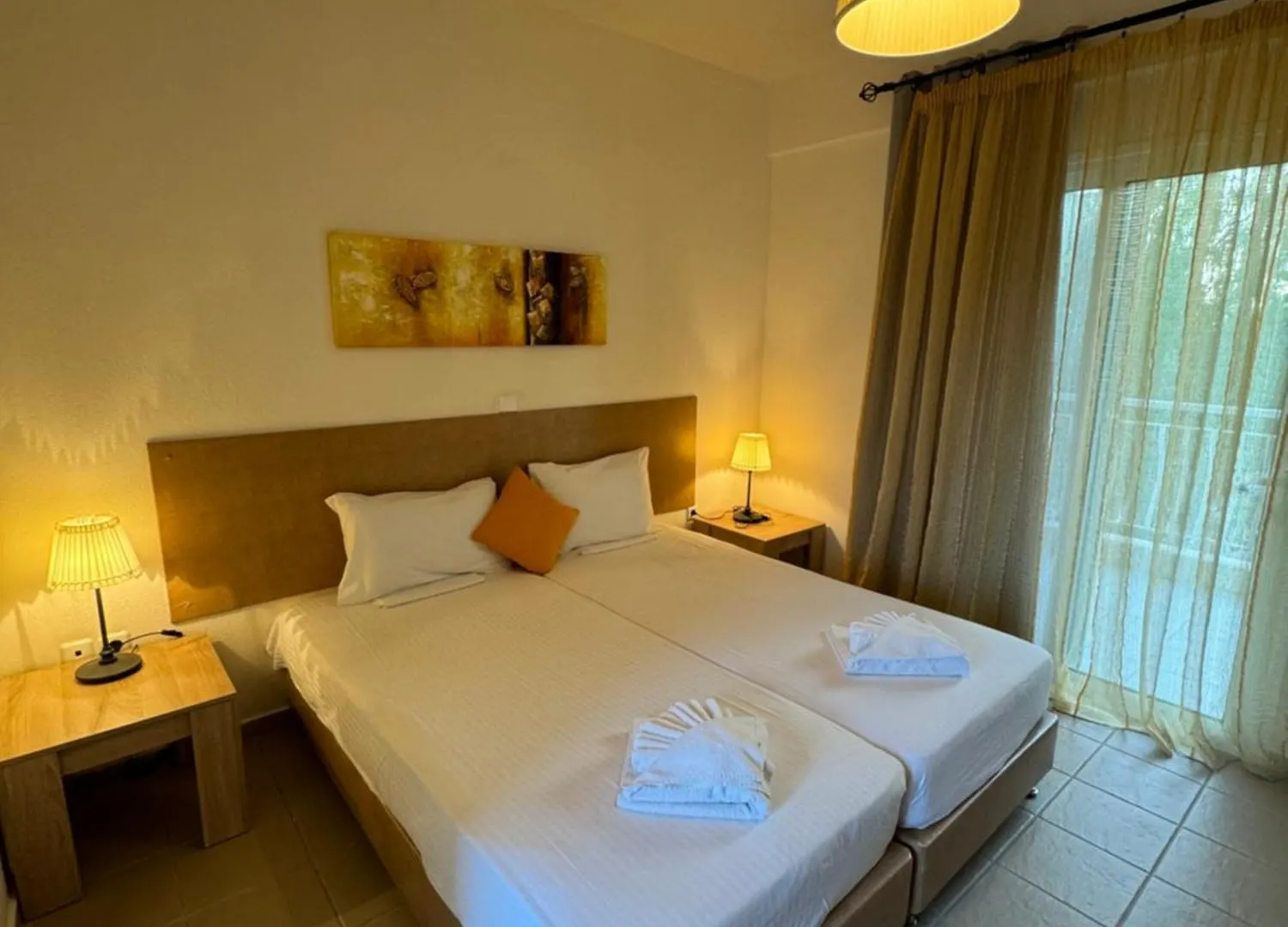 Dafnes Rooms Fourka