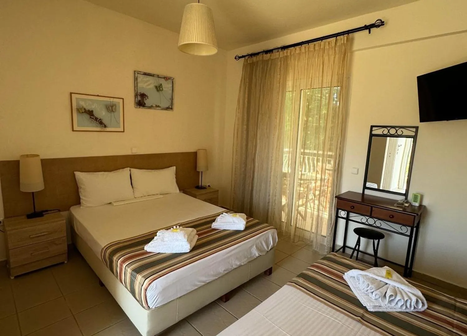 Dafnes Rooms Fourka Greece