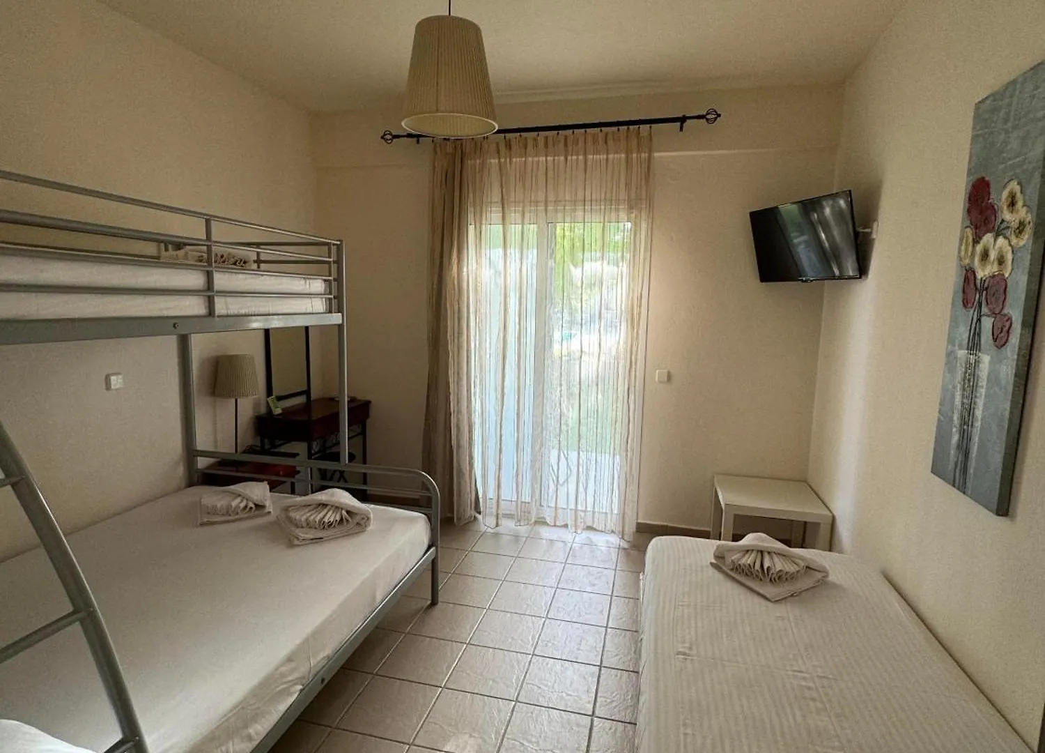 Dafnes Rooms Fourka